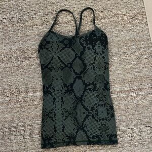 LULULEMON - green snakeskin power y tank, size 4